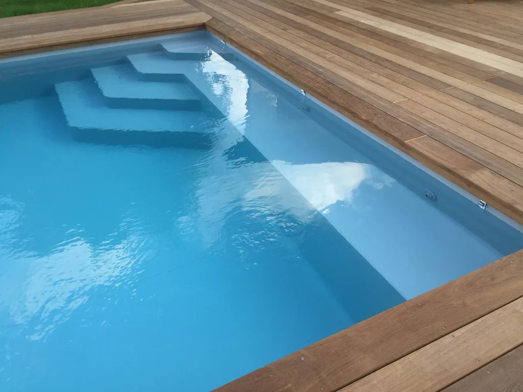 Escalier de piscine à Bourgoin-Jallieu