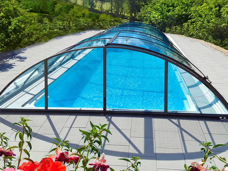 Abri mi-haut pour piscine