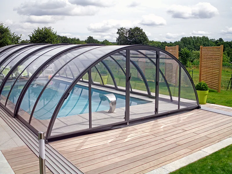 Abri mi-haut pour piscine