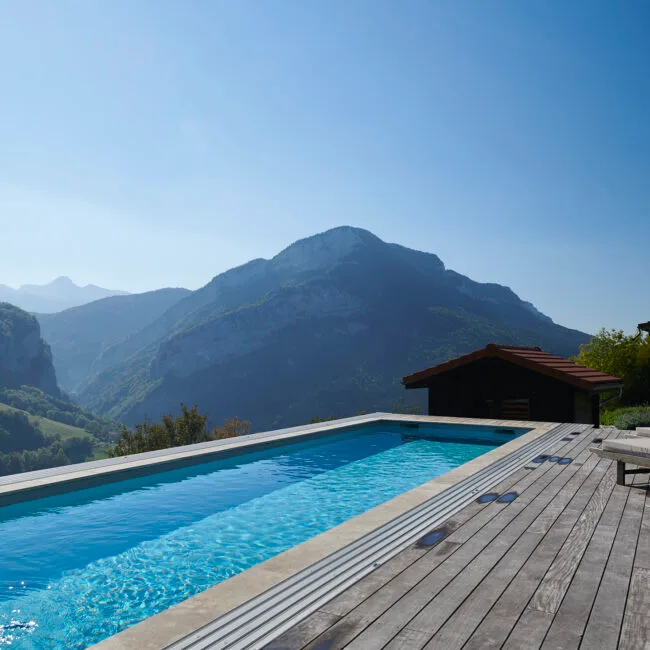 Couloir de nage : Alliez polyvalence et design pour votre piscine