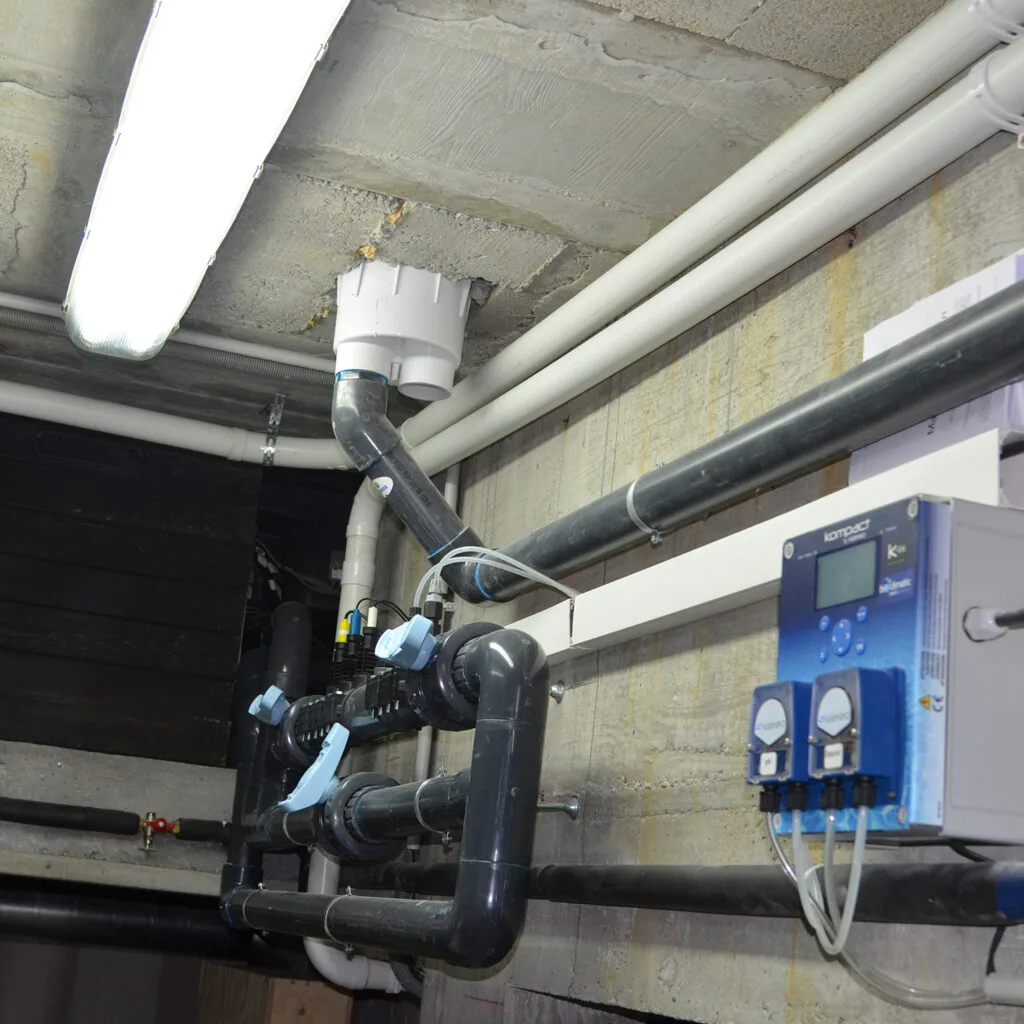 Local technique d'une piscine intérieure