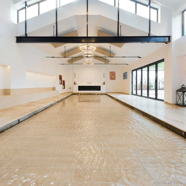Les piscines à fond mobile : révolutionnez votre extérieur