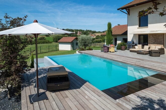 piscine à débordement