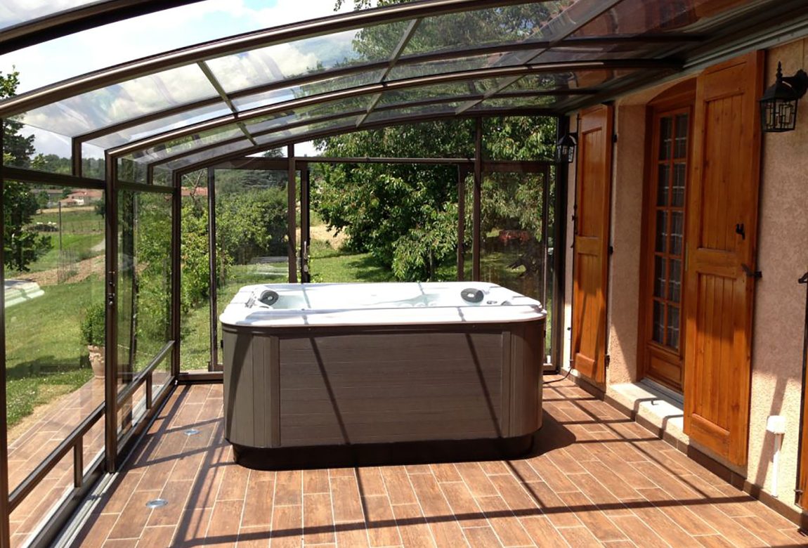 Abri terrasse pour spa