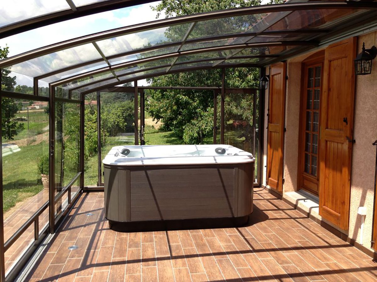 Abri terrasse pour spa