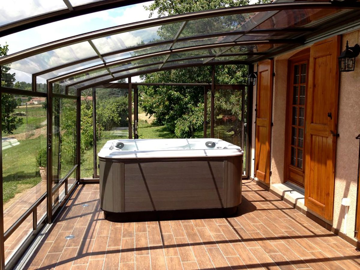 Abri terrasse pour spa
