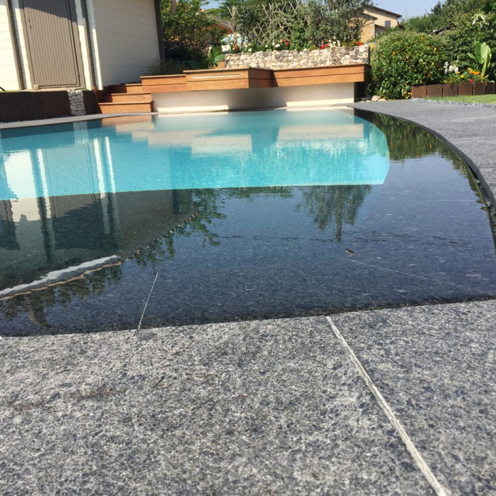 Piscines à débordement effet miroir