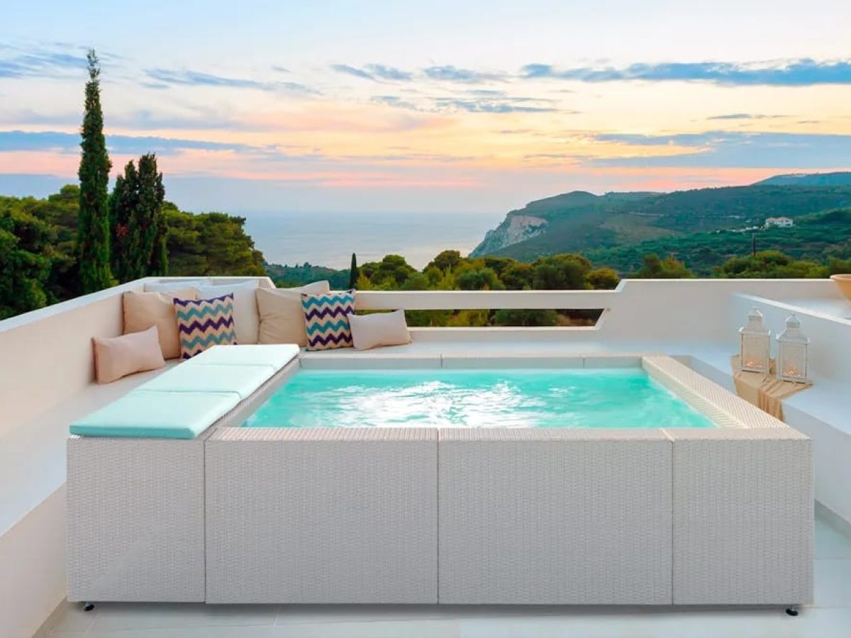 Piscine hors sol Playa de teinte claire avec vue sur mer