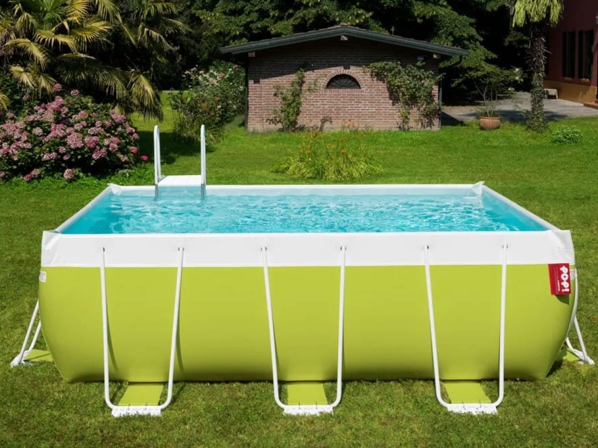 Piscine hors sol Pop! de coloris vert pour s'accorder au mieux avec la pelouse d'un jardin