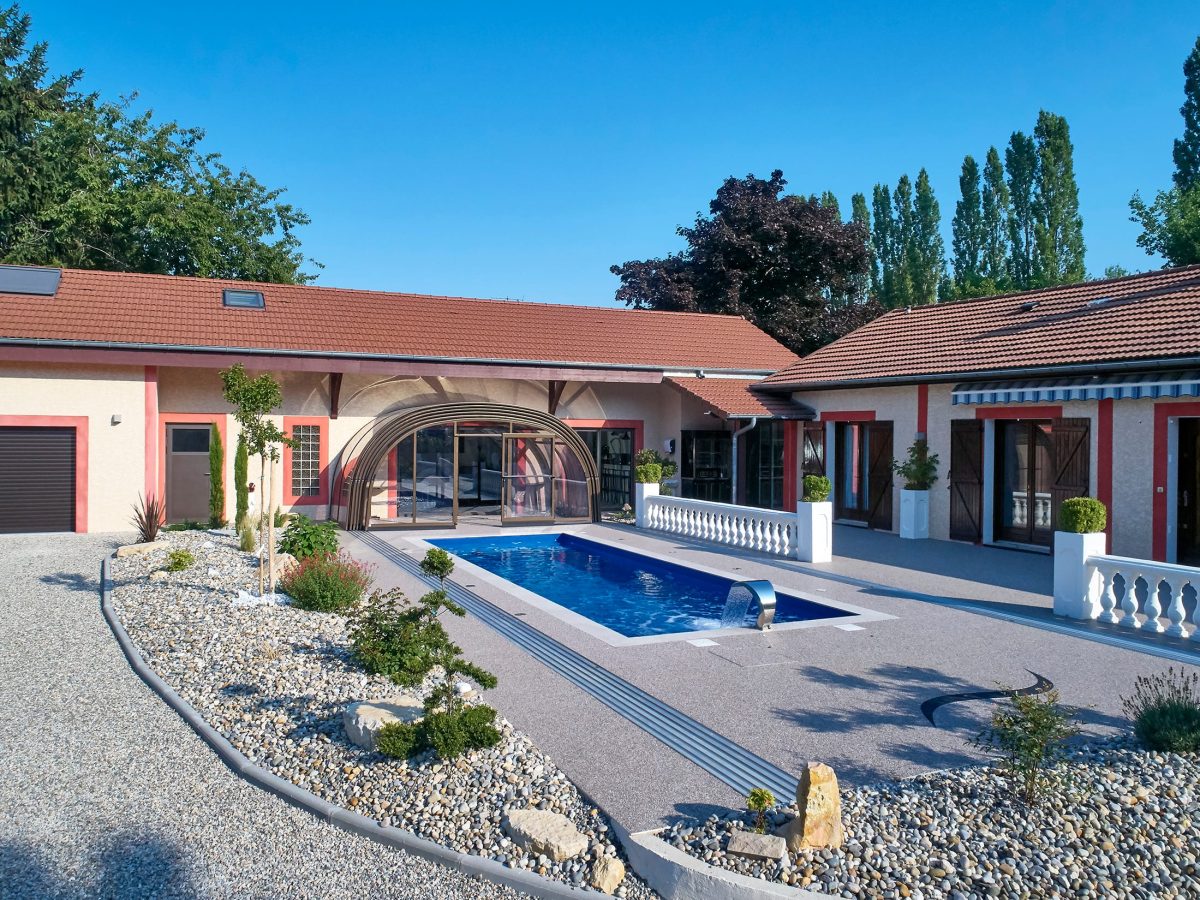 Couloir de nage & abri haut télescopique