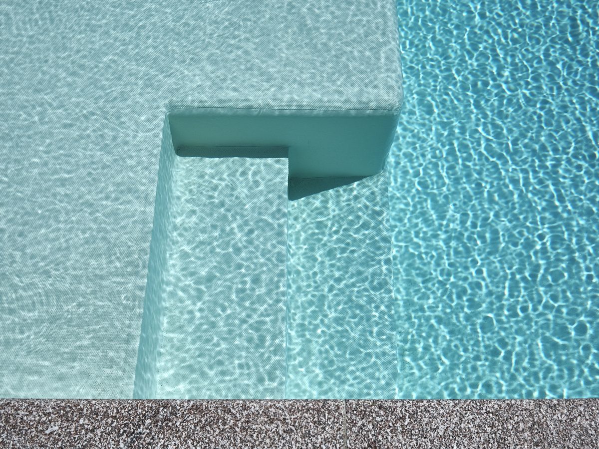 Piscine lagon et spa 5 places pour un espace wellness ultime