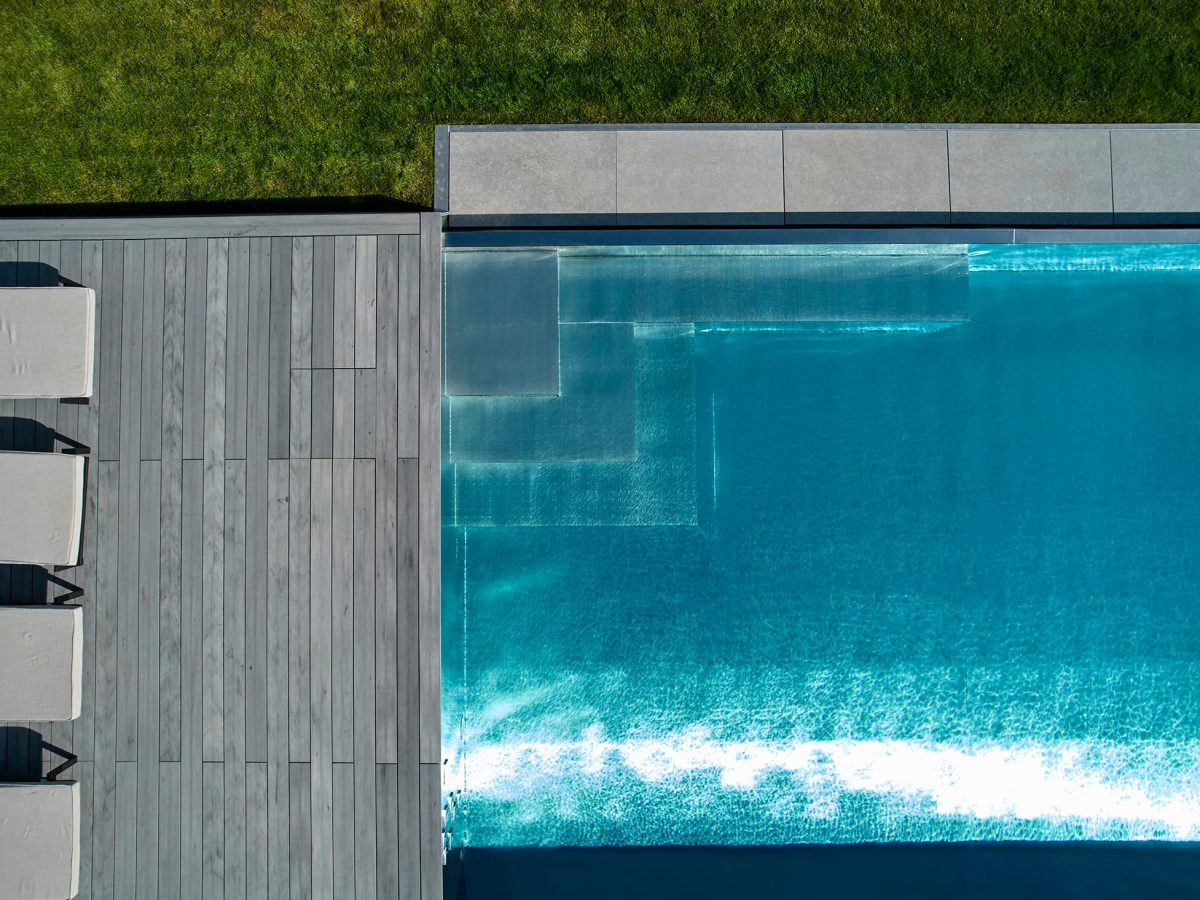 Piscine en inox à débordement