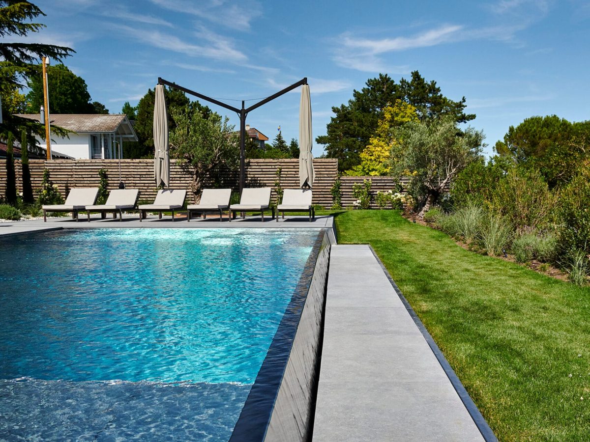 Piscine en inox à débordement