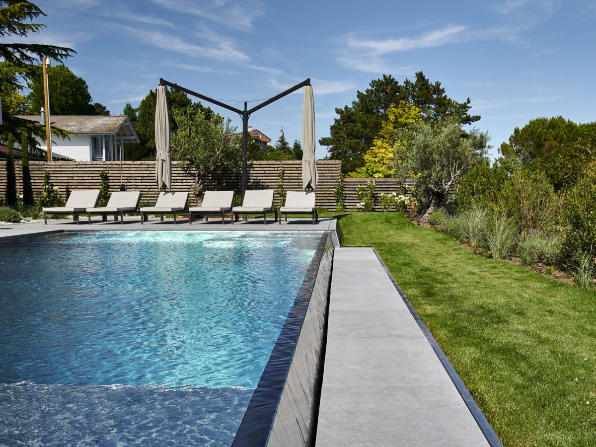 Piscine en inox à débordement