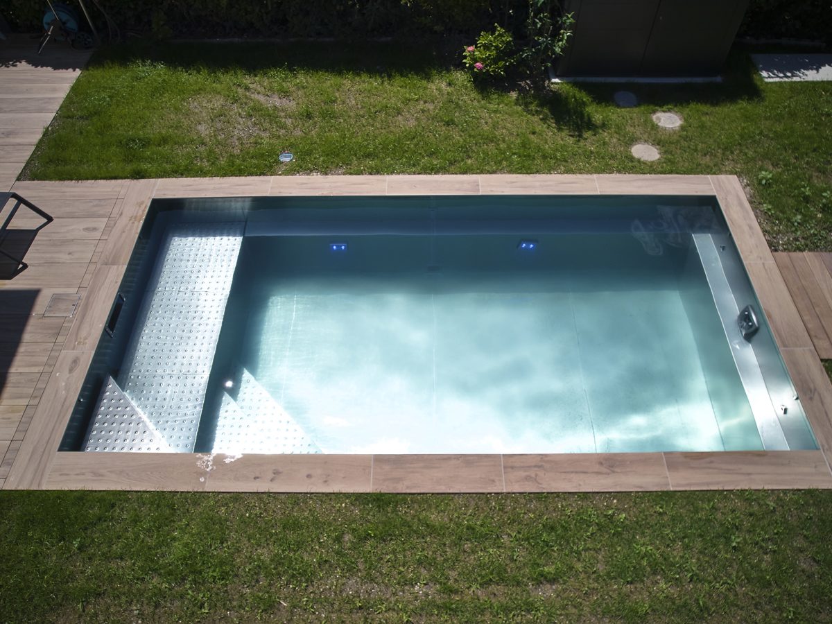 Piscine extérieure en inox