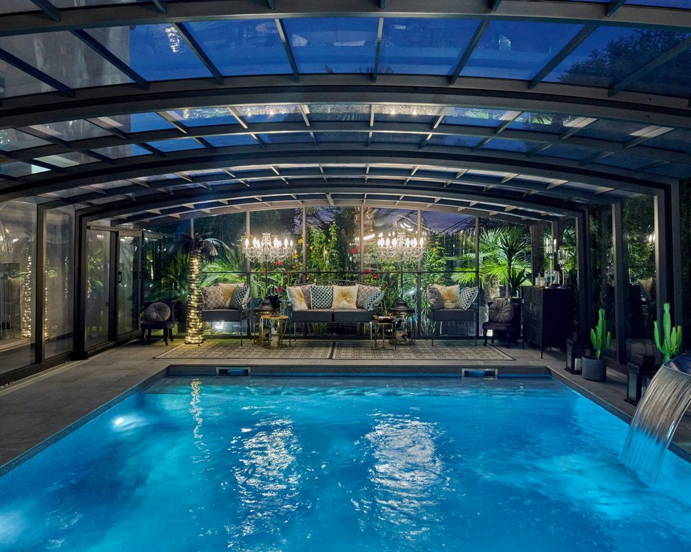 Rénovation d'une piscine Luxe et construction d'un spa avec abri sur mesure