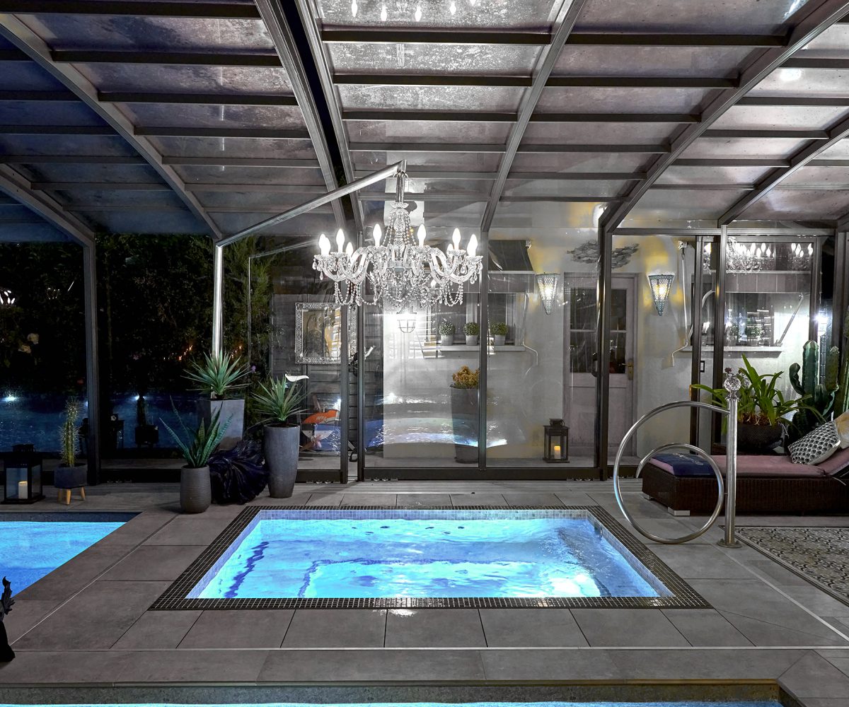 Transformation d'une piscine Luxe et construction d'un spa avec abri sur mesure