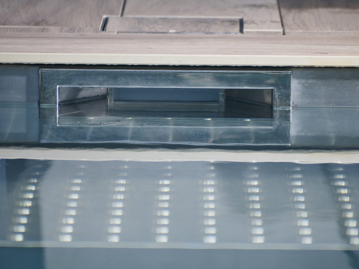 Skimmer d'une piscine en inox