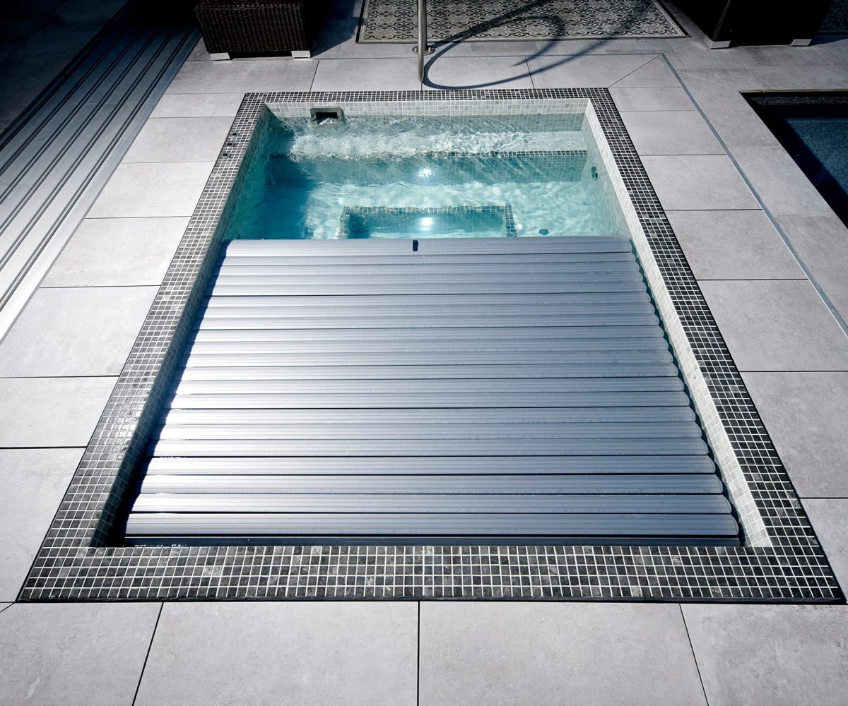 Spa sur mesure avec couverture